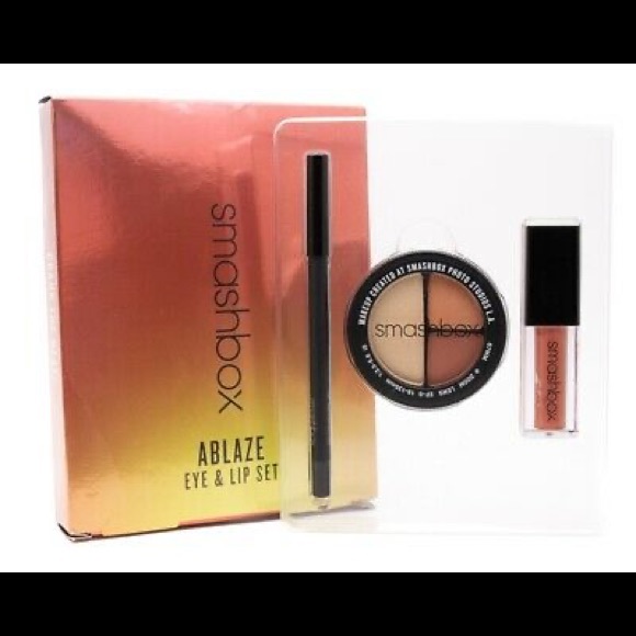 🎄NIB Smashbox Ablaze Gift Set - Picture 4 of 4